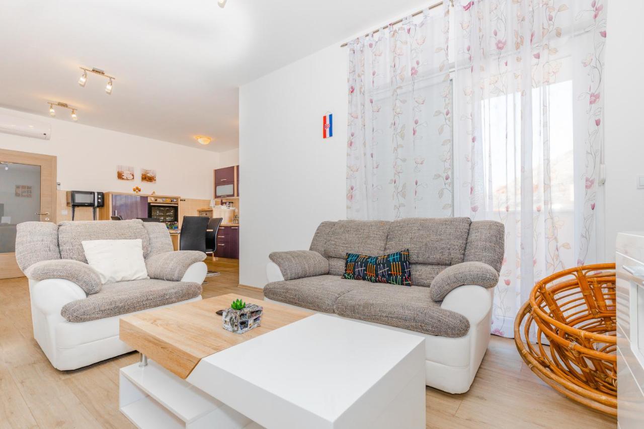 Spacious 2-Bedroom Apartment With Terrace And Parking Cavtat Luaran gambar